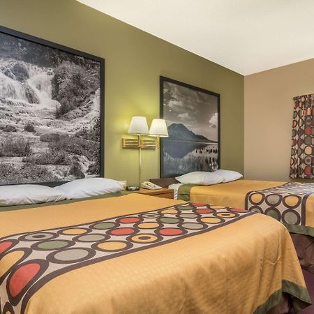 Super 8 By Wyndham Beresford Hotel Bagian luar foto