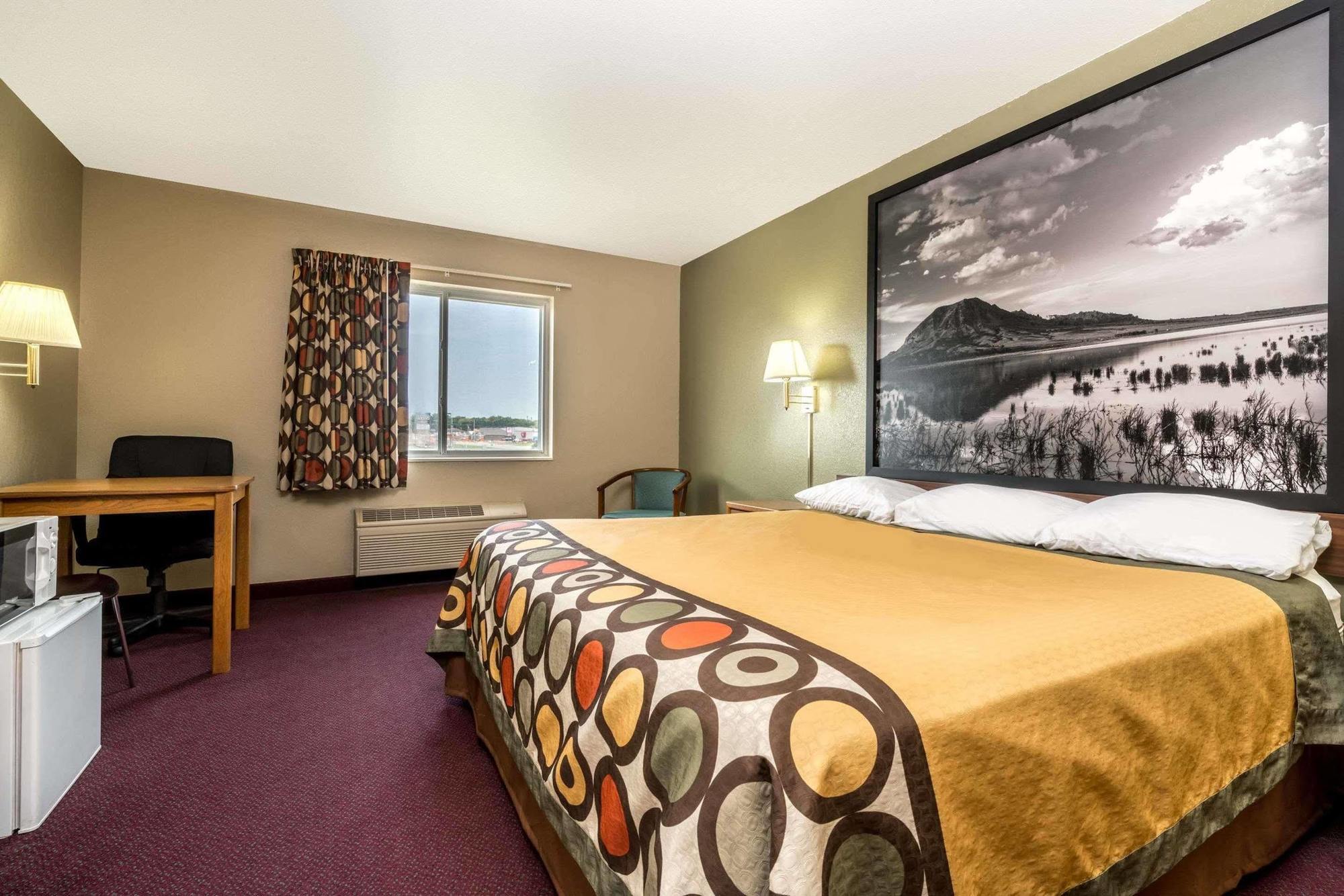 Super 8 By Wyndham Beresford Hotel Bagian luar foto